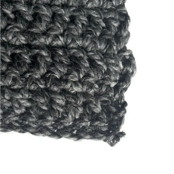 Chunky Knit Gray Scarf - Picture 4 of 4